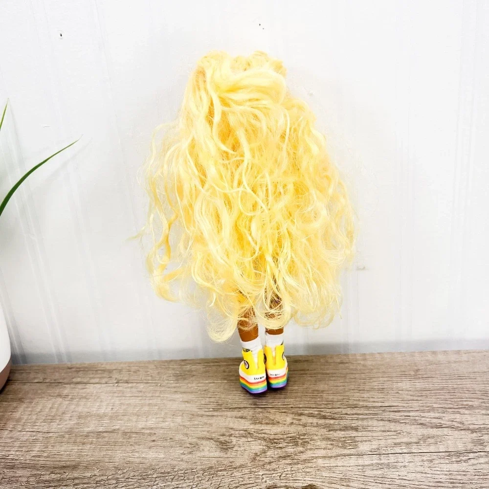MGA Rainbow High Shadow High Fashion Doll‎ Junior Jr Sunny Madison